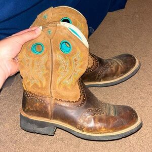 Women’s ARIAT Fatbaby Boots Size 10B